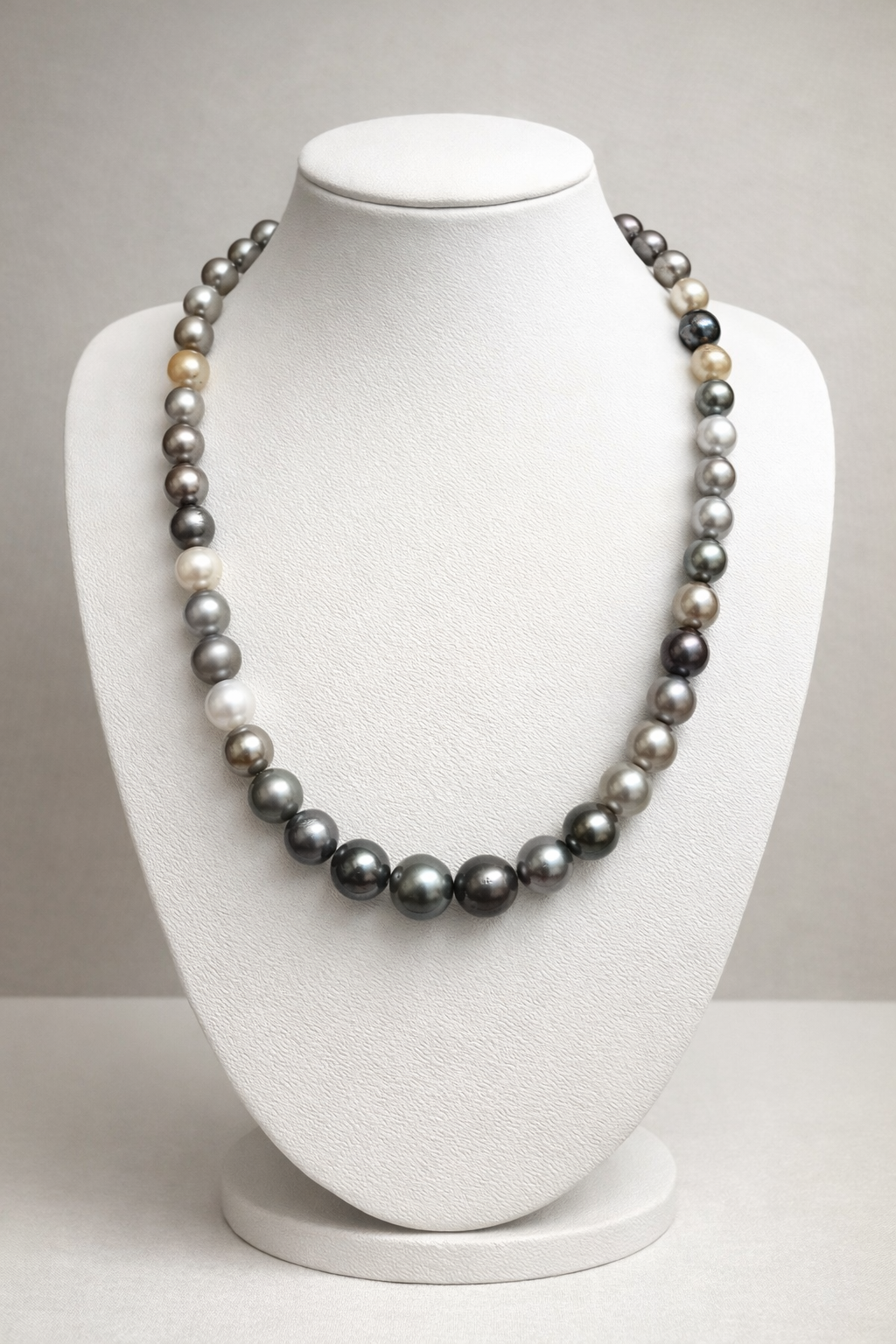 9-11mm 銀灰系混色大溪地珍珠頸鏈