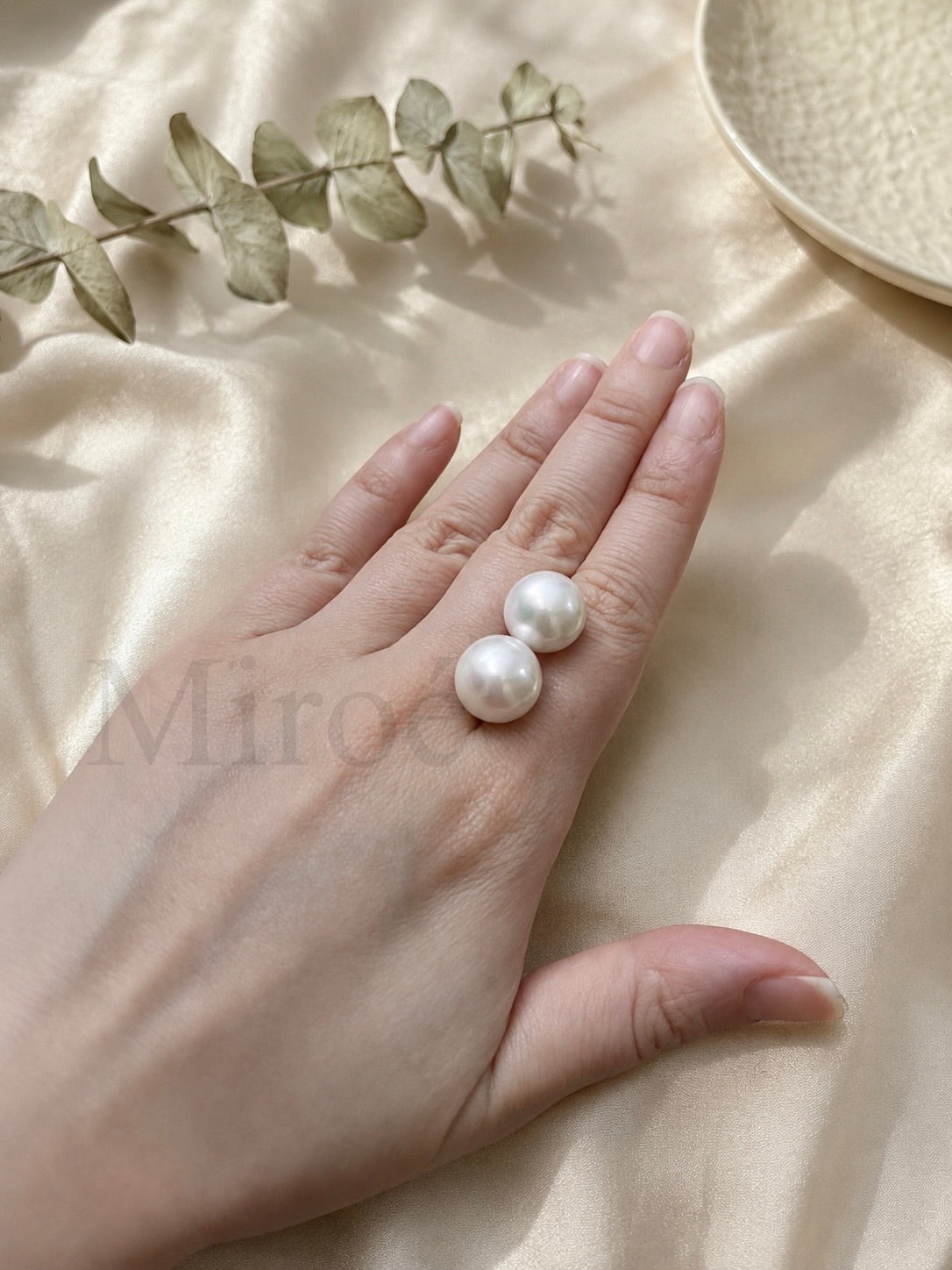 12.8mm Sayo Freshwater Pearl Earring