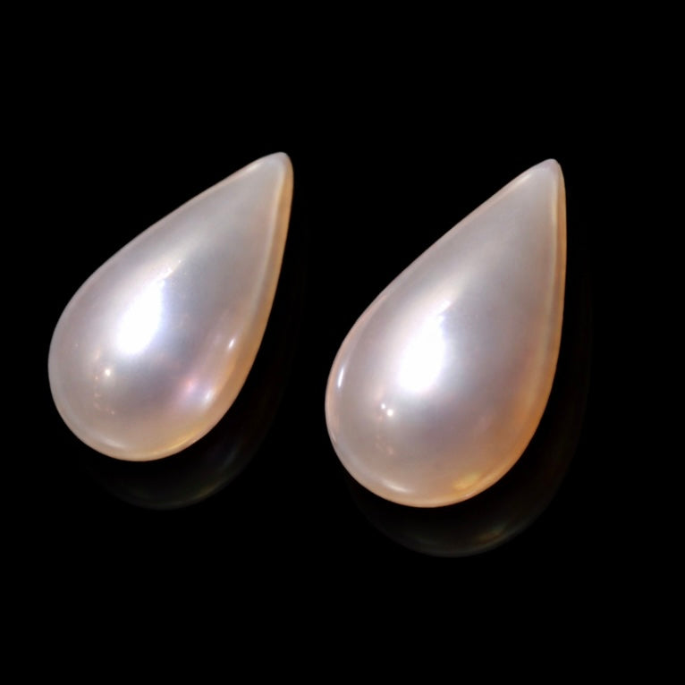 20–24mm Teardrop Mabe Pearl Earrings