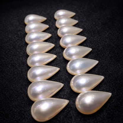 20–24mm Teardrop Mabe Pearl Earrings
