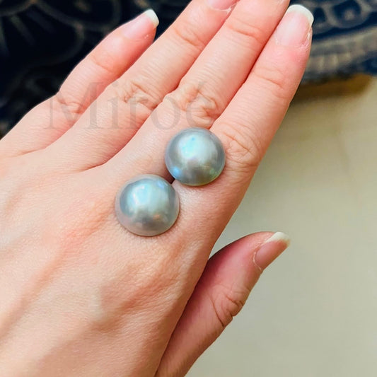 15.3mm Japanese Mabe Pearl Earrings | Phantom Glow Grey-Blue