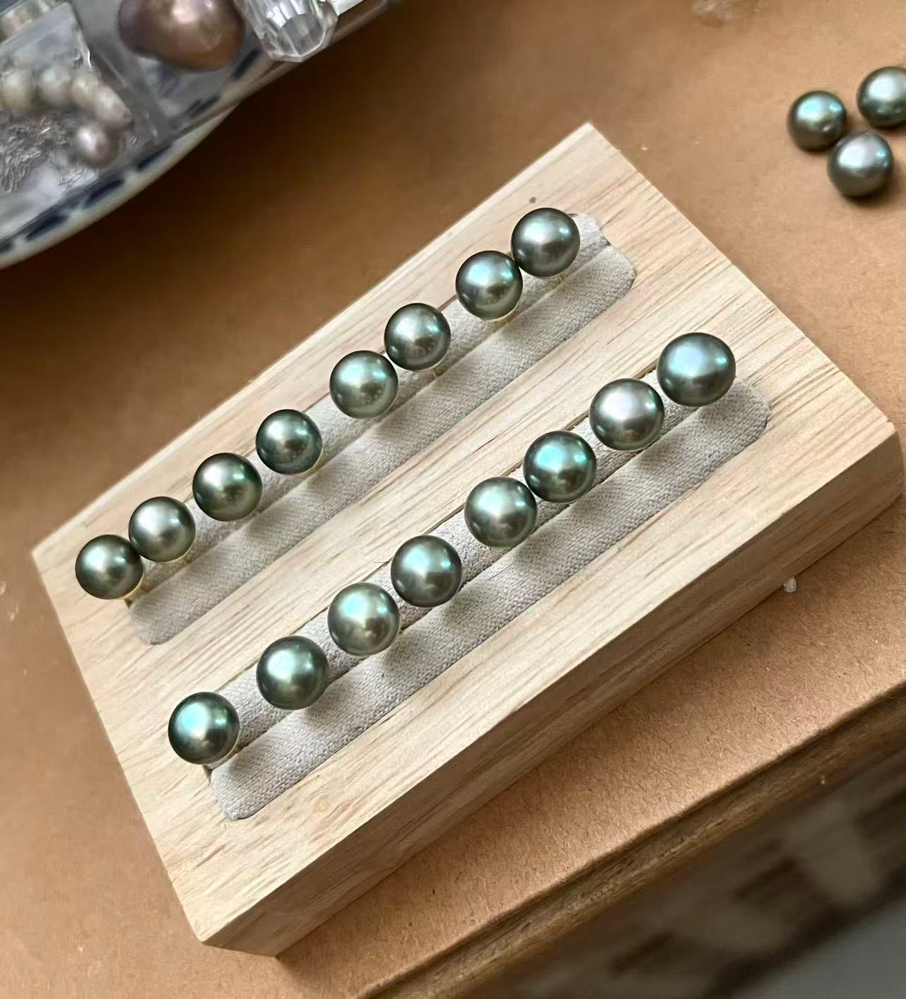 7–8mm 淡水孔雀綠珍珠耳環