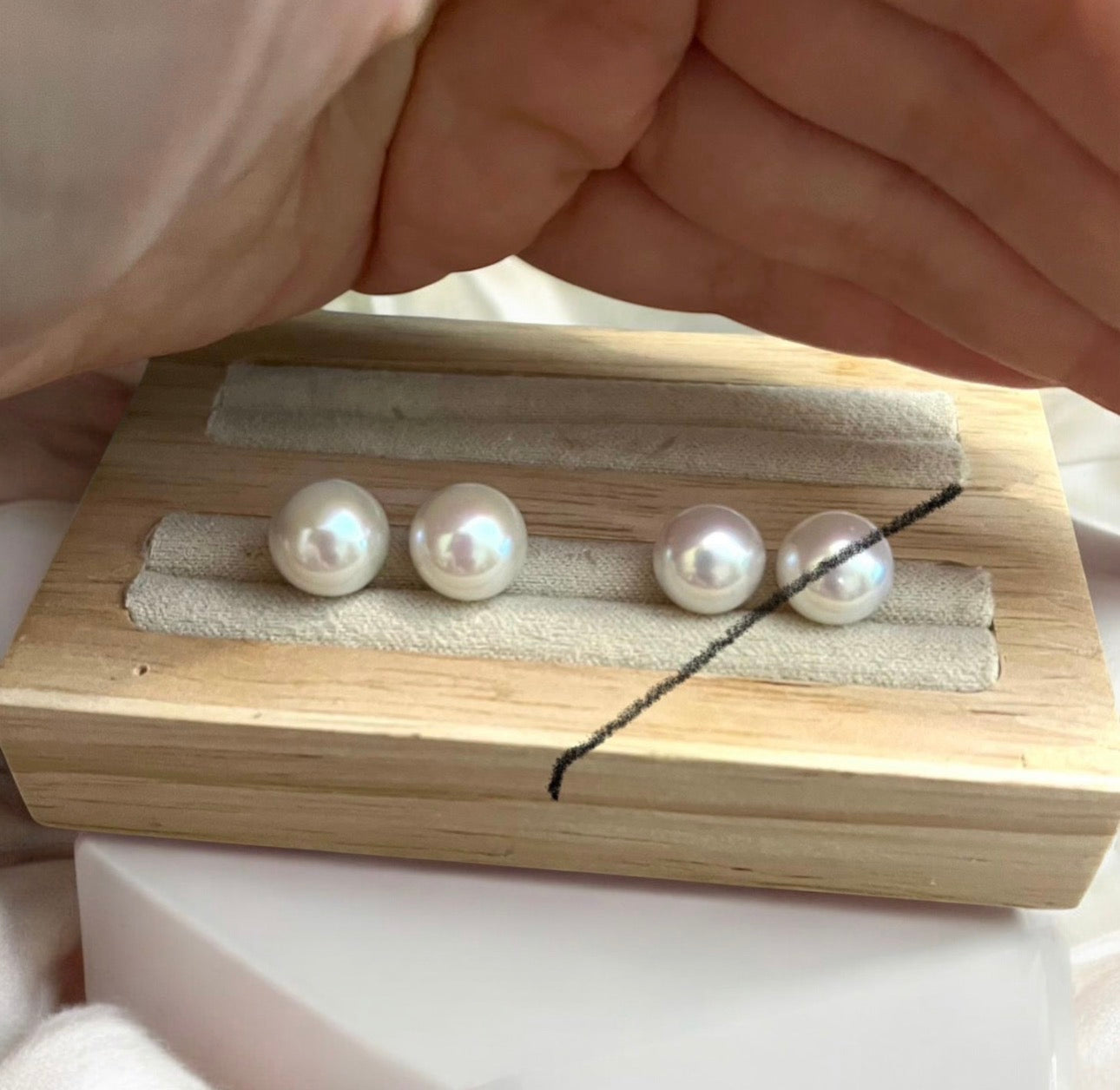 9.8mm 乾枯玫瑰色系賽澳白珍珠耳環