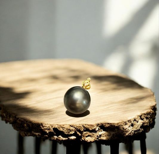 14.1mm Round Platinum-Grey Tahitian Pearl Pendant