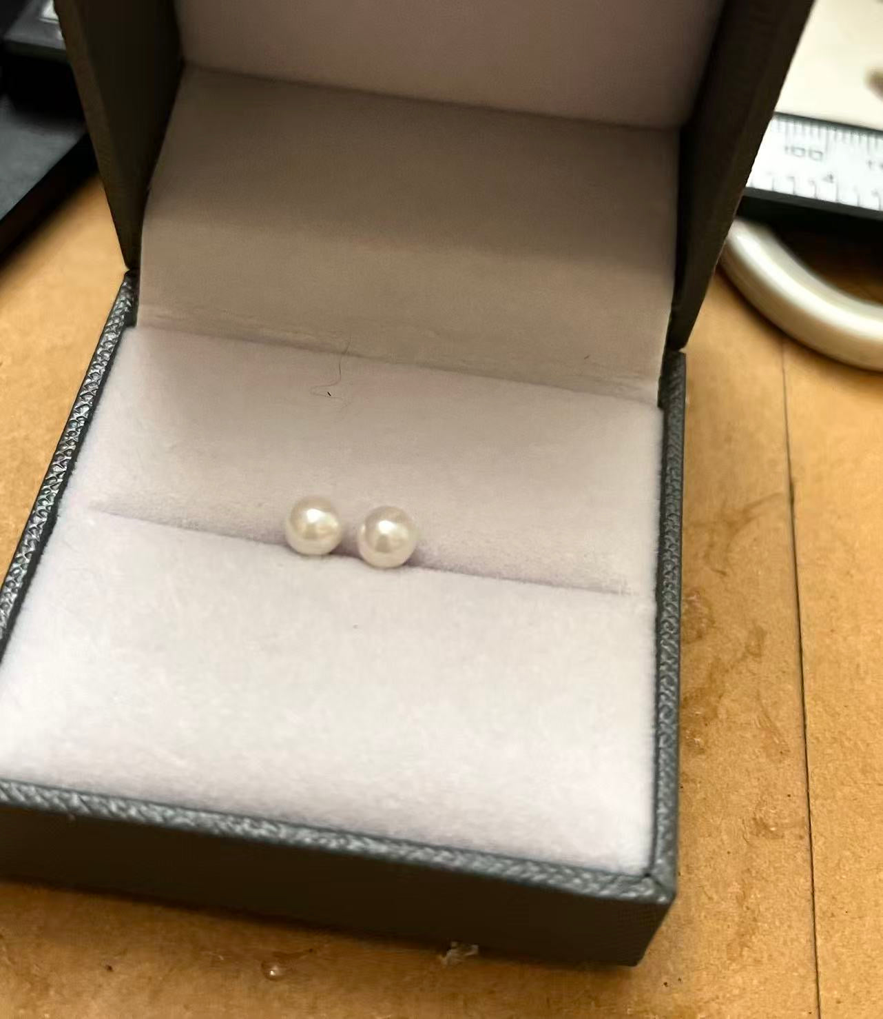 5–5.5 mm Natural Seawater White Pearl Earrings