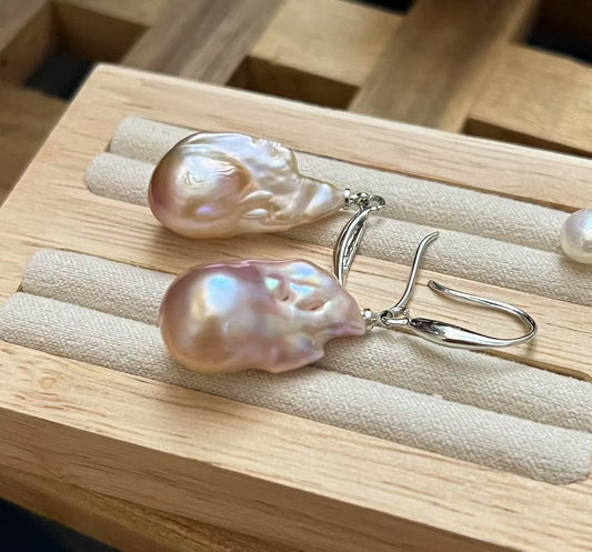 24mm Freshwater Aurora Baroque Pearl (Fishtail Pearl)